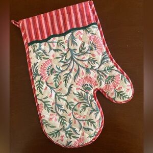 Furbish oven mitt